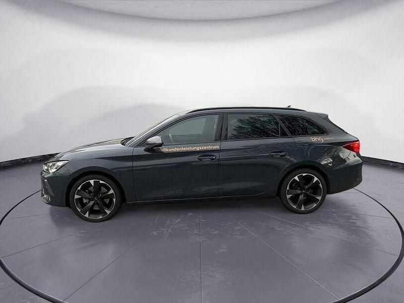 Second-hand Cupra Leon 150 CP (110 kW) 2024 Albastru Break