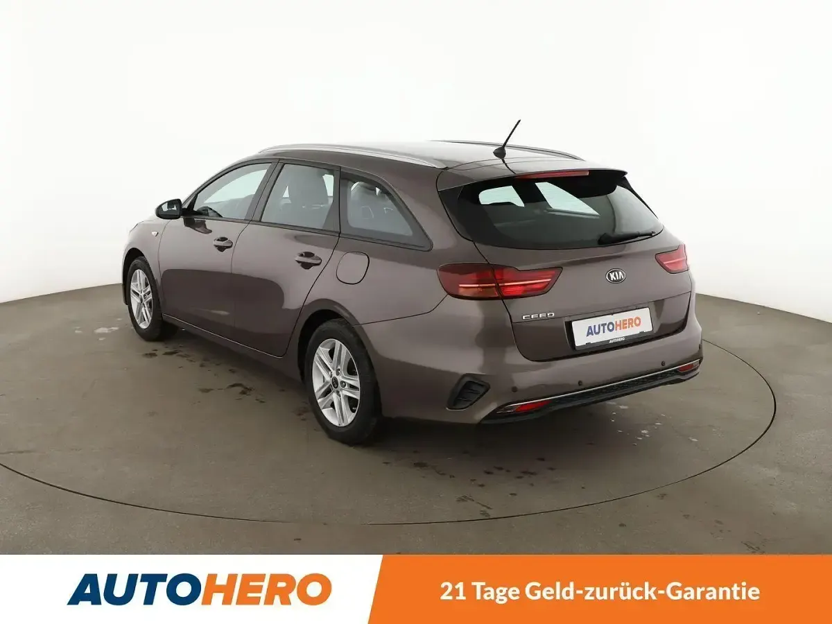 Gebraucht Kia Ceed Edition 7 99 PS (72 kW) 2019 Braun Kleinwagen