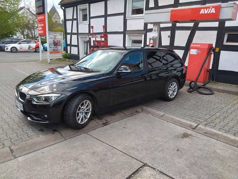 Gebraucht BMW 318 Advantage 150 PS (110 kW) 2016 Schwarz Kombi