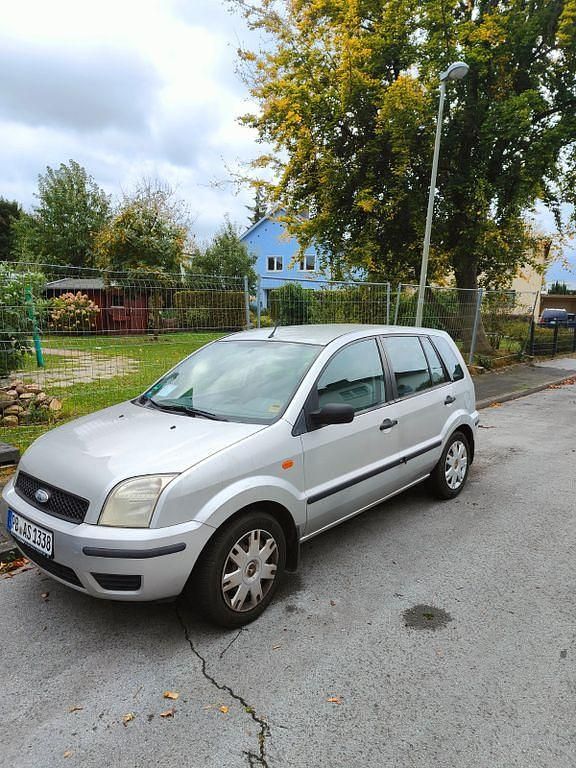 Silber Gebraucht 2005 Ford Fusion Limousine | 2.500 € (Fairer Preis) - Bild 1/4