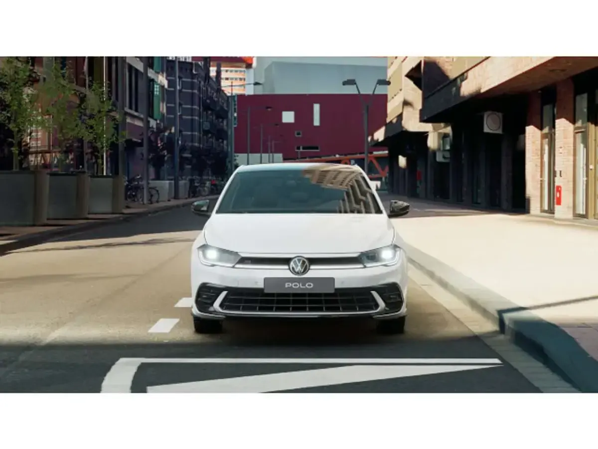 Neu VW Polo R-line 95 PS (69 kW) 2026 Pure white uni / schwarz Kleinwagen