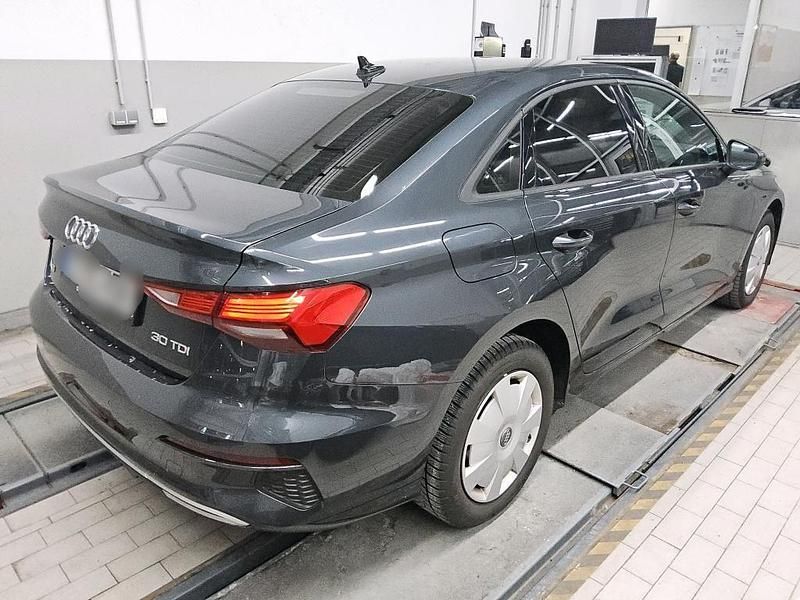 Gebraucht Audi A3 Advanced Plus 116 PS (85 kW) 2022 Grau Limousine