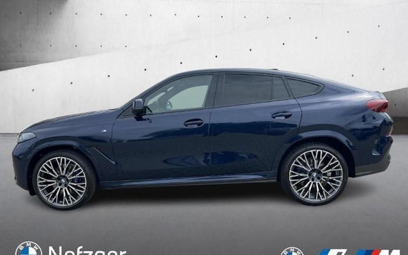 Neu BMW X6 M Sport 352 PS (258 kW) 2025 Blau SUV