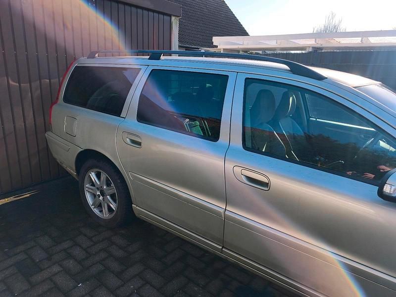 Gebraucht Volvo V70 185 PS (136 kW) 2006 Gold Kombi