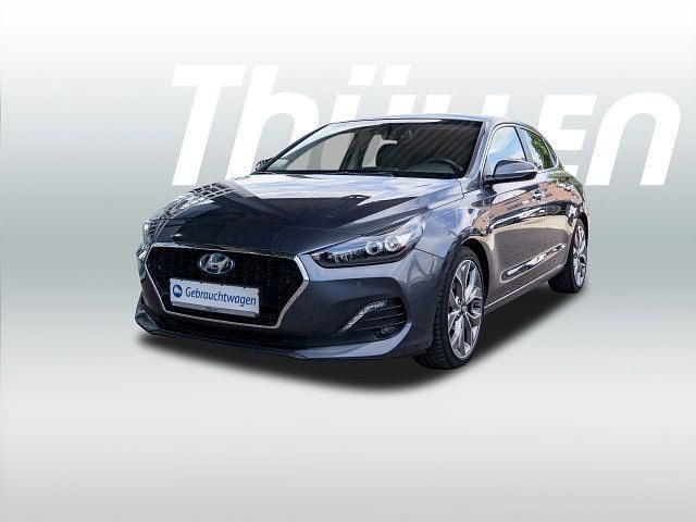 Grau Gebraucht 2018 Hyundai i30 Premium Limousine | 16.480 € (Fairer Preis) - Bild 1/4
