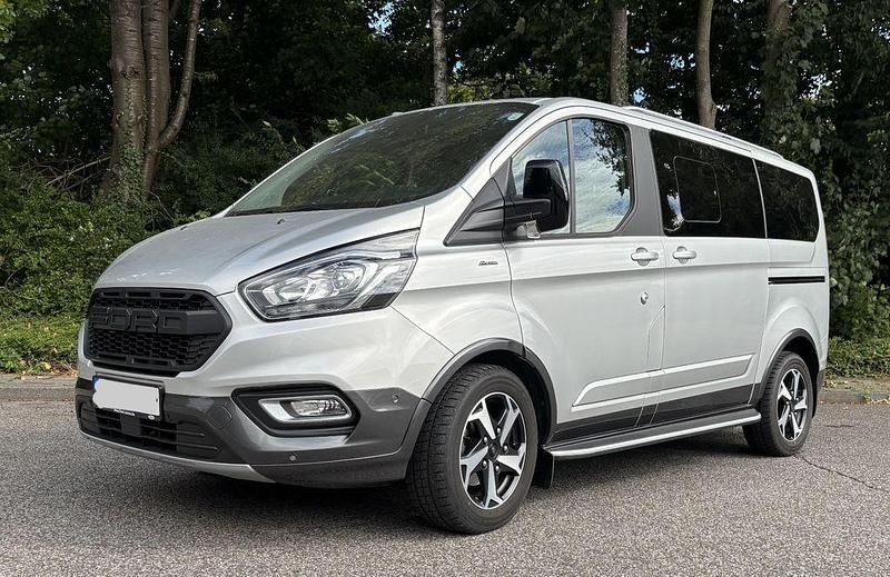 Gebraucht Ford Tourneo 150 PS (110 kW) 2023 Grau Van / Kleinbus