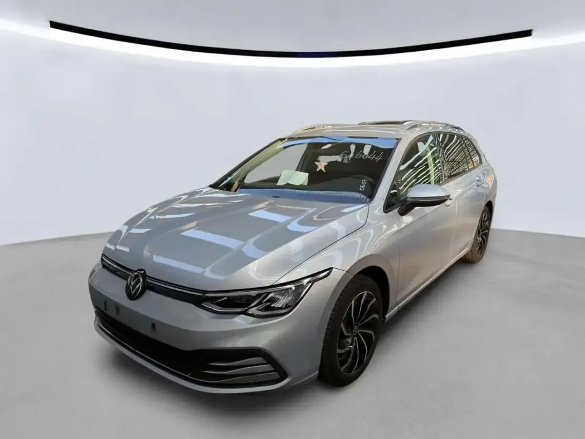 Gebraucht VW Golf VIII Active 150 PS (110 kW) 2023 Silber Kombi