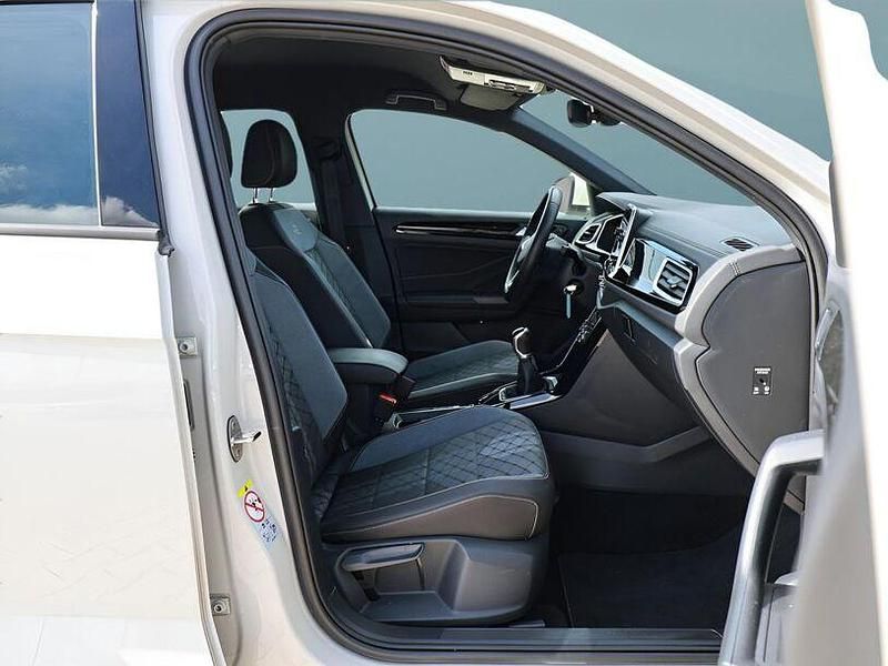 Gebraucht VW T-Roc 110 PS (80 kW) 2024 Grau SUV