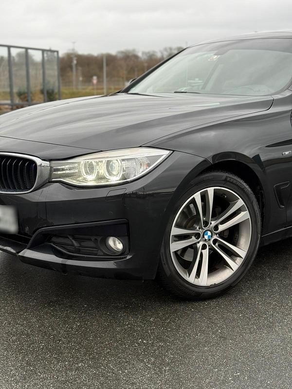 Gebraucht BMW 320 184 PS (135 kW) 2013 Schwarz Limousine