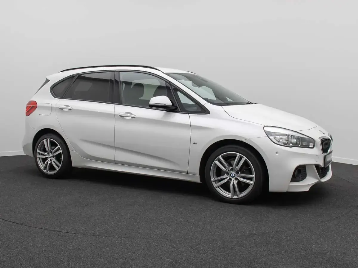 Gebraucht BMW 220 M Sport 190 PS (139 kW) 2017 Mineralweiã  a96 Van / Kleinbus