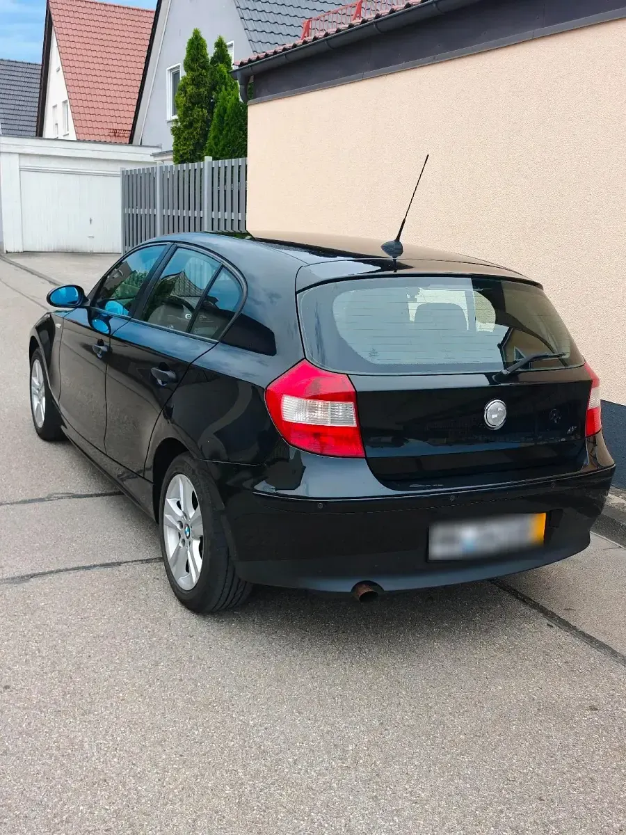 Gebraucht BMW 116 116 PS (85 kW) 2004 Schwarz Kleinwagen