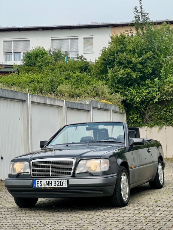 Schwarz Gebraucht 1996 Mercedes 320 Cabrio | 19.500 € - Bild 1/4