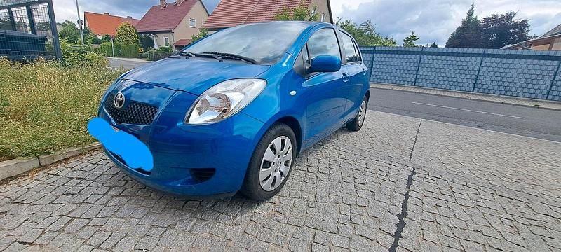 Blau Gebraucht 2006 Toyota Yaris Kleinwagen | 4.490 € (Fairer Preis) - Bild 1/4