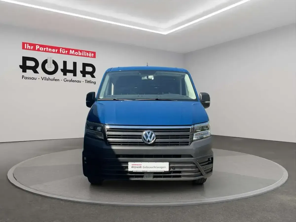 Gebraucht VW Crafter 140 PS (102 kW) 2021 Deep ocean blue Van