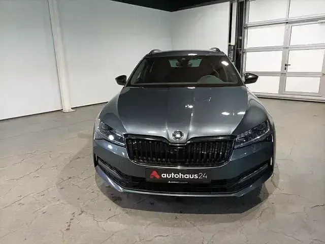 Gebraucht Skoda Superb SportLine 190 PS (139 kW) 2021 Grau Kombi