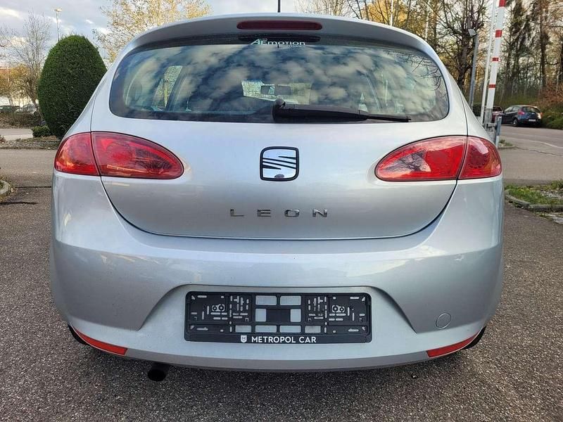 Second-hand Seat Leon Reference 102 CP (75 kW) 2006 Gri Hatchback