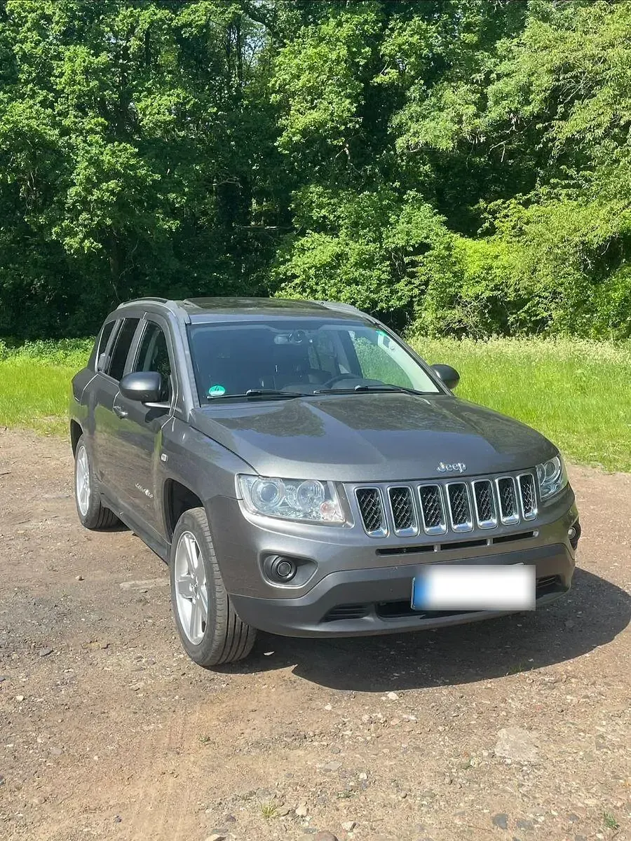 Gebraucht Jeep Compass Limited 170 PS (125 kW) 2011 Grau SUV