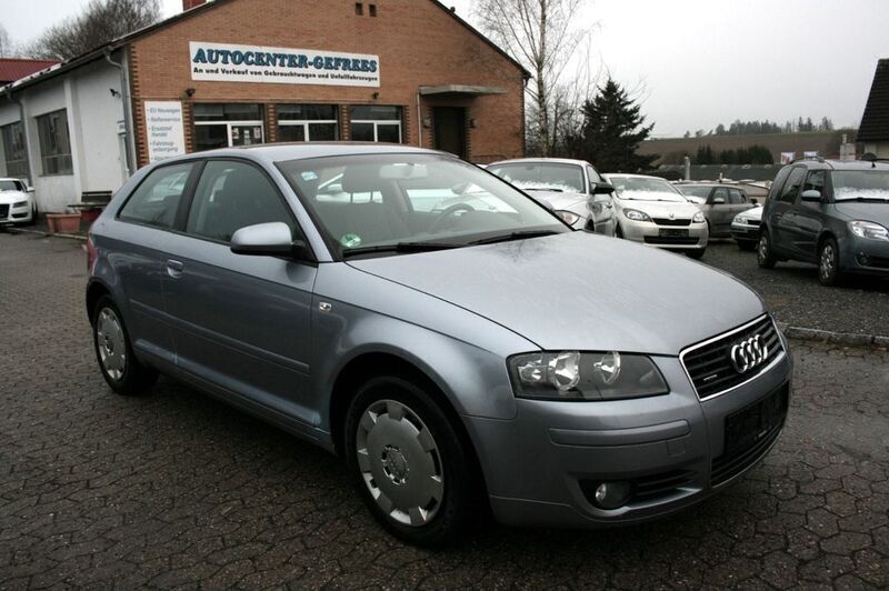 Silber Gebraucht 2005 Audi A3 Attraction Limousine | 2.450 € (Superpreis) - Bild 1/4