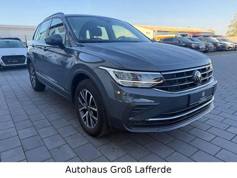 Gebraucht VW Tiguan Life 150 PS (110 kW) 2022 Grau SUV