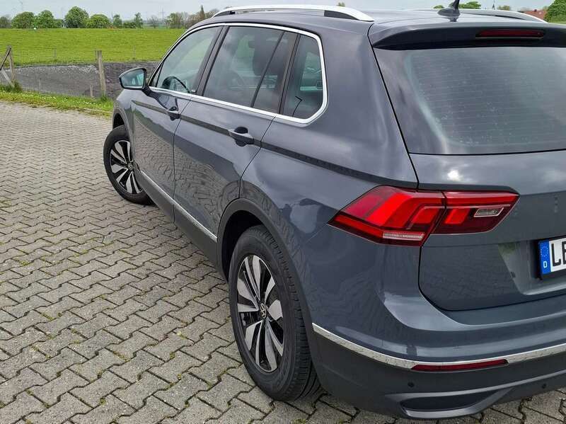 Grau Gebraucht 2023 VW Tiguan SUV | 30.100 € (Superpreis) - Bild 1/4
