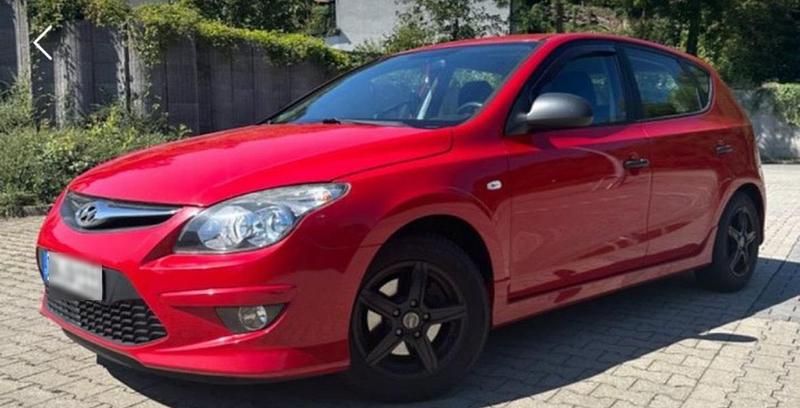 Rot Gebraucht 2010 Hyundai i30 Kleinwagen | 3.500 € (Teuer) - Bild 1/4