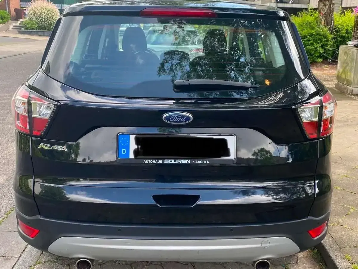 Gebraucht Ford Kuga 120 PS (88 kW) 2019 Schwarz SUV