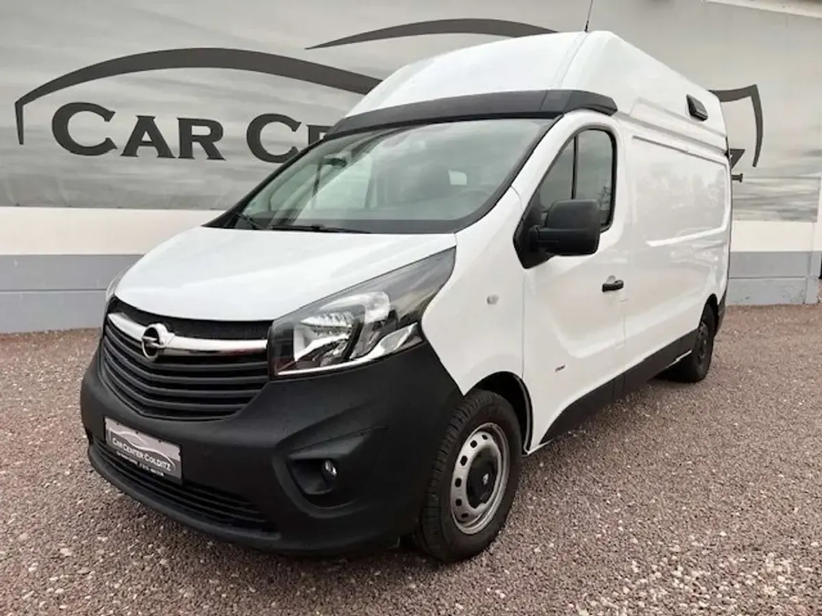 Gebraucht Opel Vivaro 145 PS (106 kW) 2017 Weiß Van / Kleinbus