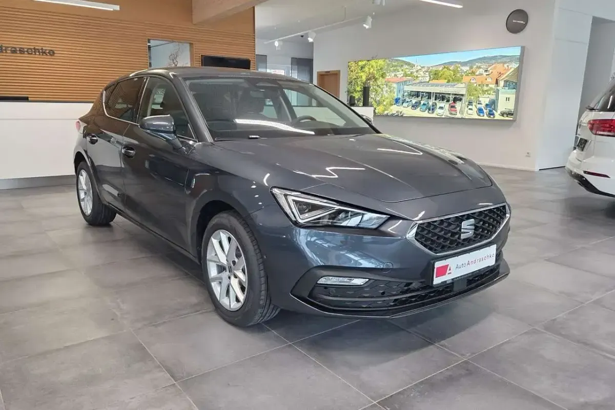 Neu Seat Leon Style 116 PS (85 kW) 2026 Grau Limousine