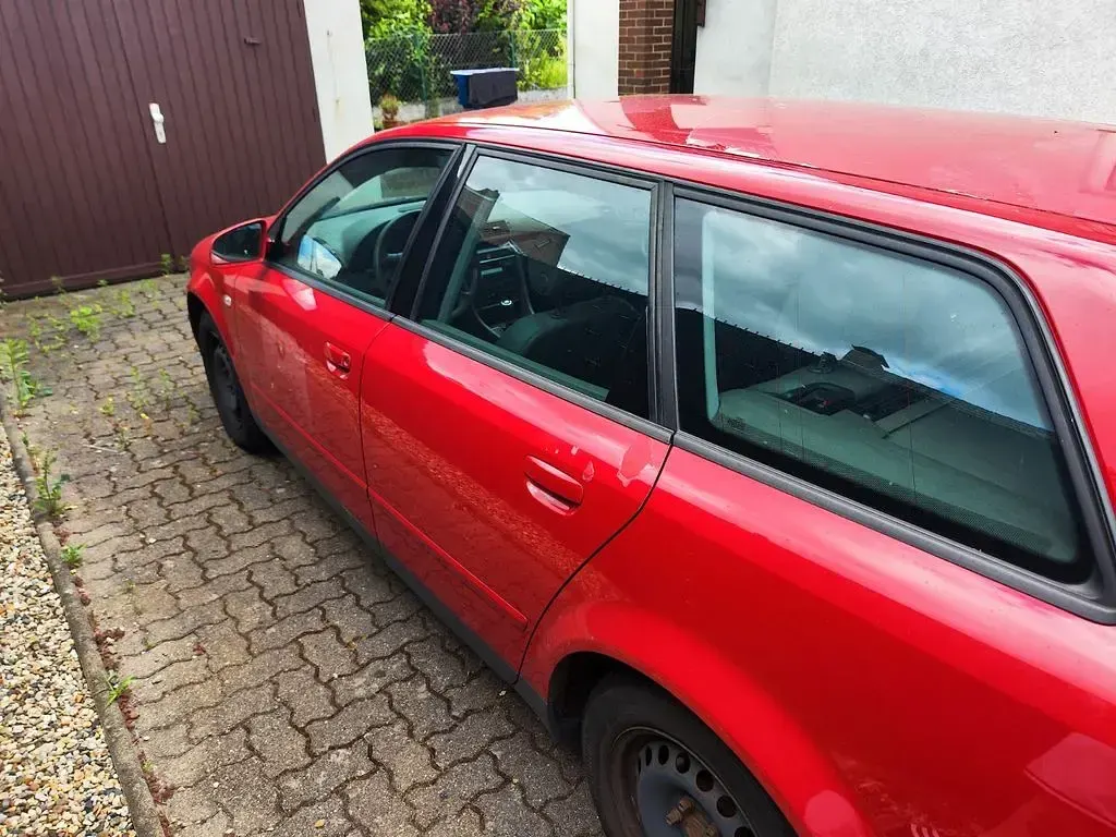 Gebraucht Audi A4 102 PS (75 kW) 2001 Rot Kombi