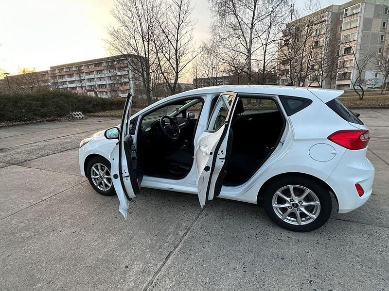 Gebraucht Ford Fiesta Active 86 PS (63 kW) 2019 Weiß Kleinwagen