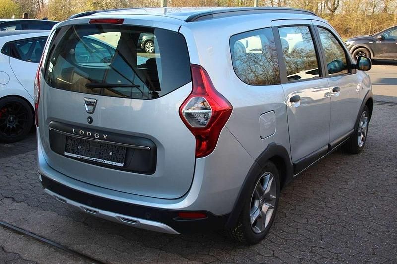 Gebraucht Dacia Lodgy Stepway 131 PS (96 kW) 2021 Highland grey Van / Kleinbus