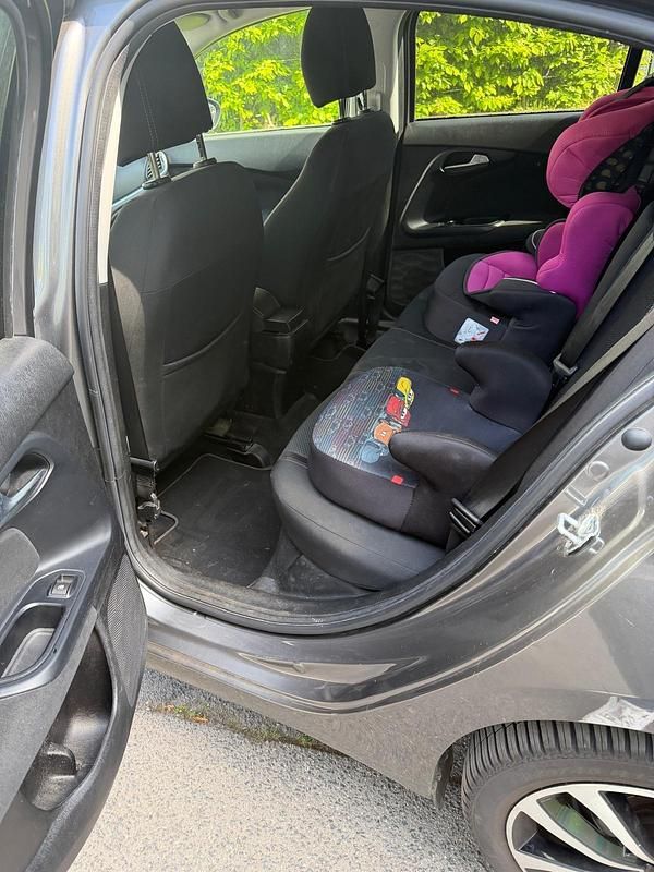 Usado Fiat Tipo 120 CV (88 kW) 2016 Gris Familiar