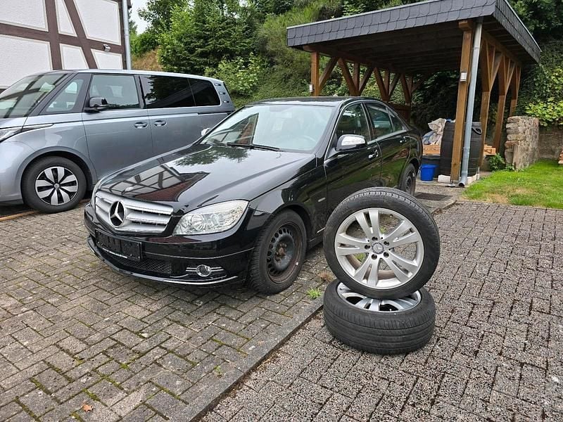 Schwarz Gebraucht 2007 Mercedes C180 Avantgarde Limousine | 4.750 € (Superpreis) - Bild 1/4