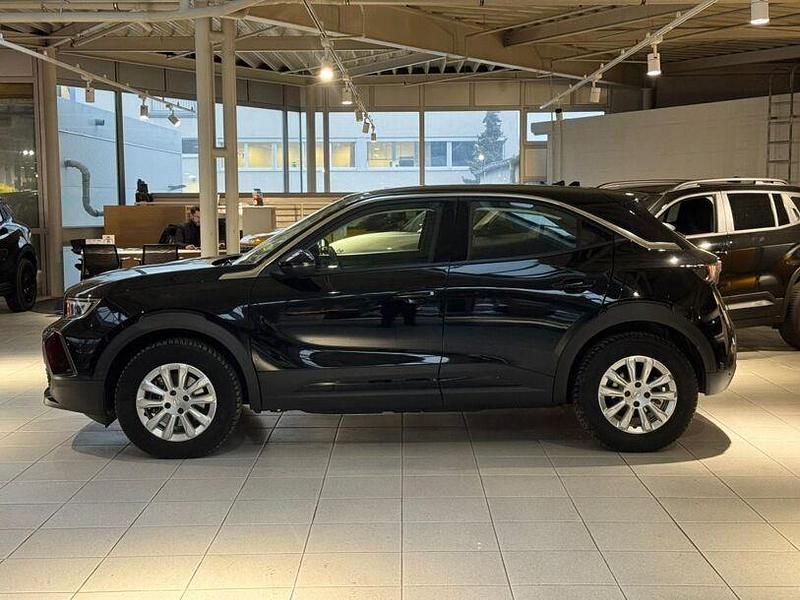 Gebraucht Opel Mokka-e Edition 100 kW (136 PS) 2023 Lackierung schwarz perla nera/typ aussen (metallic) SUV