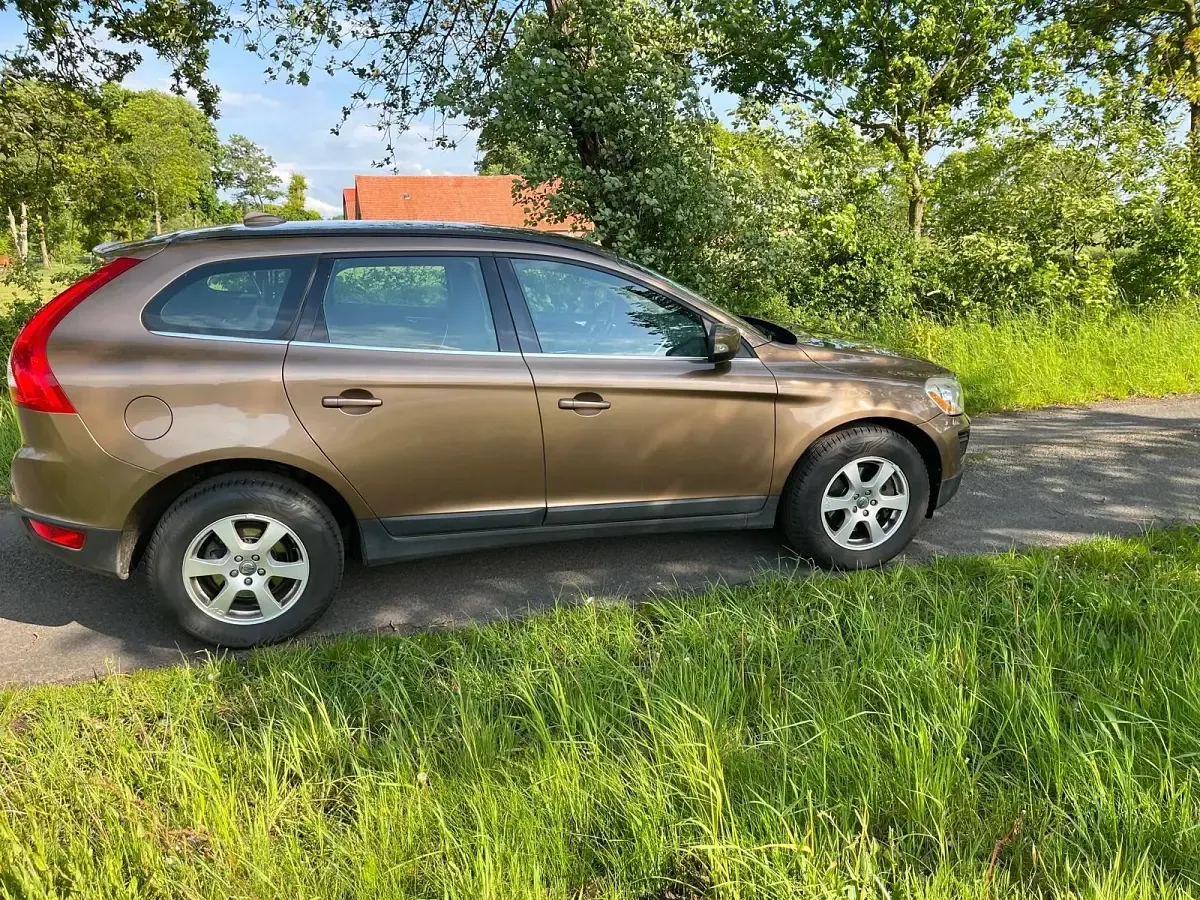Gebraucht Volvo XC60 163 PS (119 kW) 2013 Braun SUV