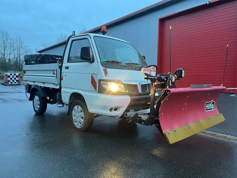 Weiß Gebraucht 2012 Piaggio Porter SUV | 17.850 € - Bild 1/4