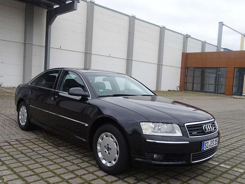 Schwarz Gebraucht 2004 Audi A8 Limousine | 4.990 € (Fairer Preis) - Bild 1/4