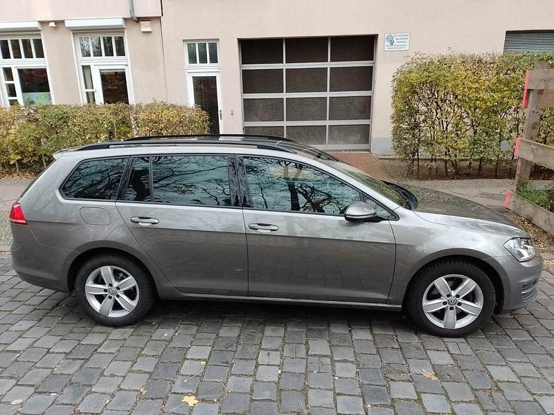 Gebraucht VW Golf VII LOUNGE 110 PS (80 kW) 2015 Kombi