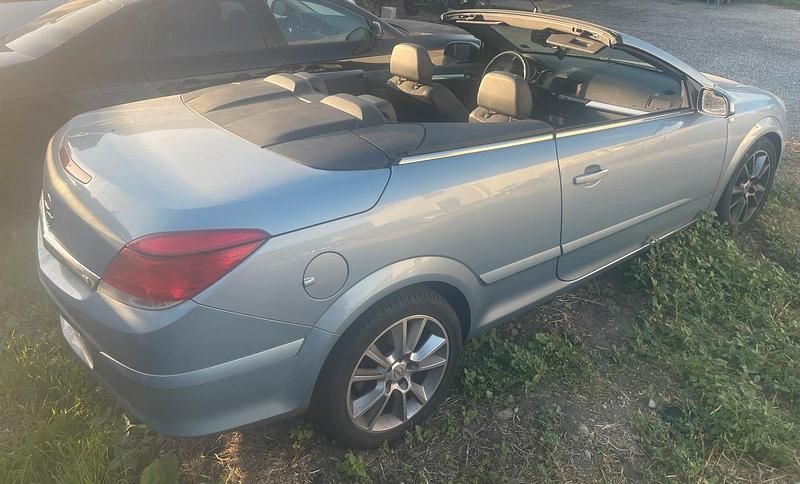 Grau Gebraucht 2008 Opel Astra Cabriolet Cabrio | 1.190 € (Superpreis) - Bild 1/4