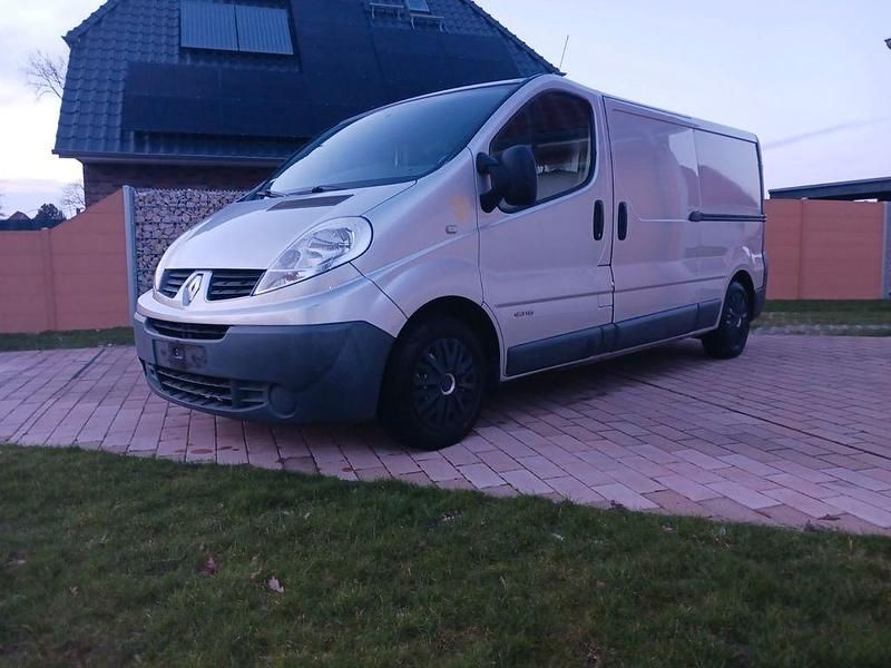 Gebraucht Renault Trafic 114 PS (83 kW) 2010 Silber Van / Kleinbus