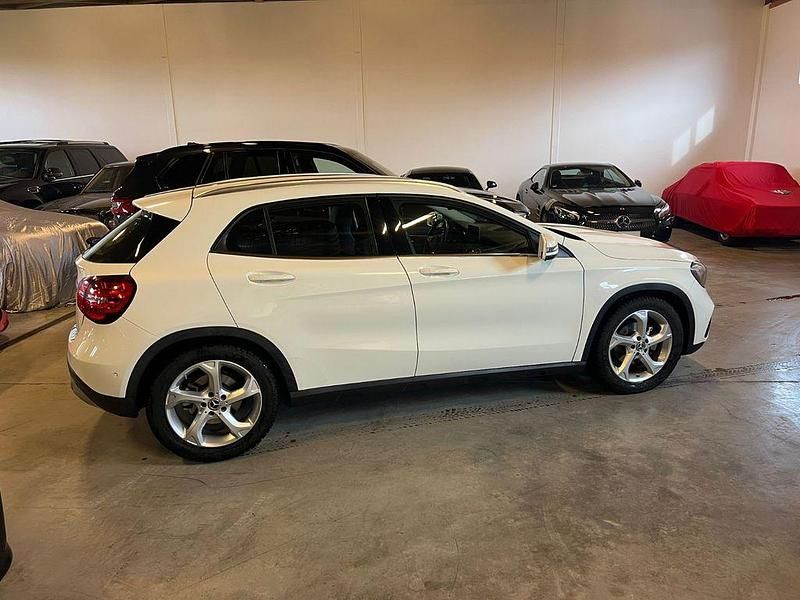 Gebraucht Mercedes GLA200 156 PS (114 kW) 2017 Weiß SUV
