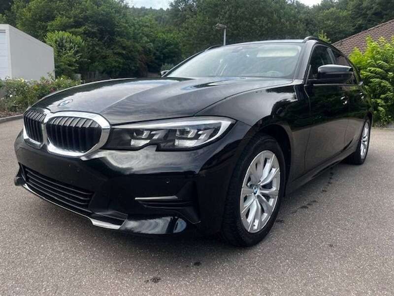 Schwarz ii Gebraucht 2022 BMW 320 Advantage Kombi | 24.990 € (Superpreis) - Bild 1/4