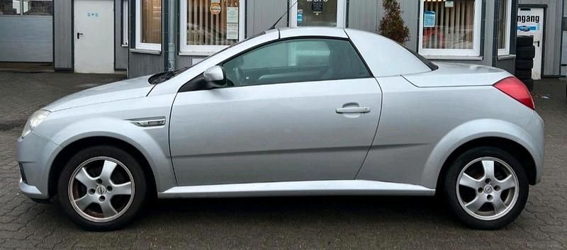 Gebraucht Opel Tigra 125 PS (91 kW) 2004 Silber Cabrio