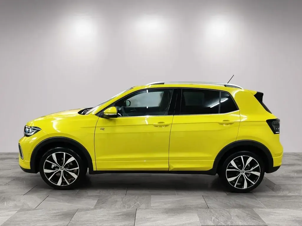 Gebraucht VW T-Cross IQ Drive 150 PS (110 kW) 2024 Grape yellow SUV