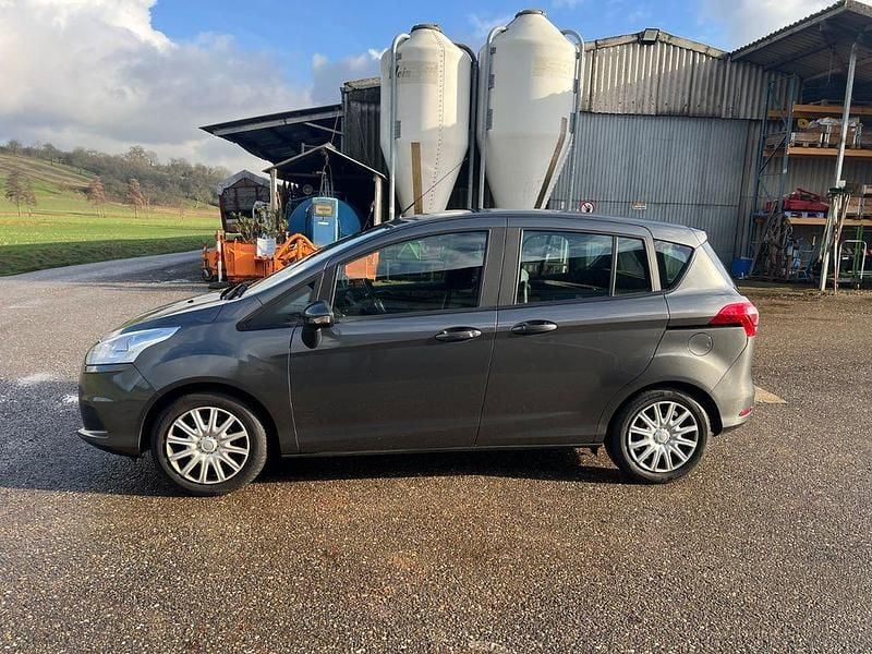 Grau Gebraucht 2015 Ford B-MAX Trend Van / Kleinbus | 5.800 € (Fairer Preis) - Bild 1/4