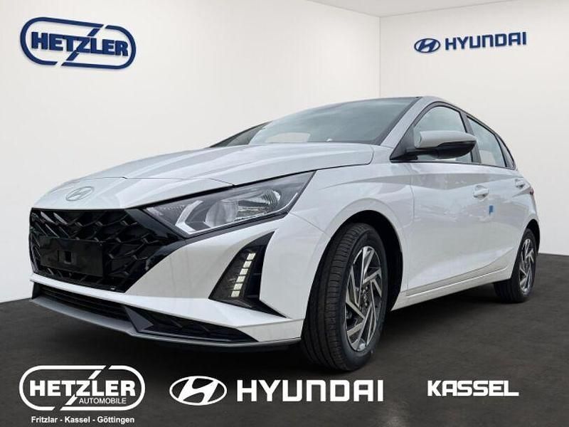 Atlas white / sol Neu 2025 Hyundai i20 Trend Limousine | 24.990 € (Fairer Preis) - Bild 1/4