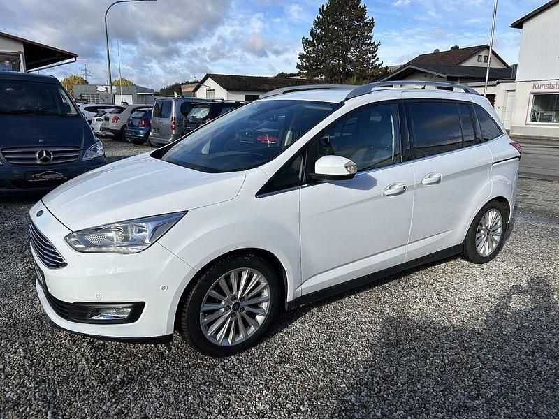 Weiß Gebraucht 2015 Ford Grand C-Max Titanium Van / Kleinbus | 8.990 € (Fairer Preis) - Bild 1/4