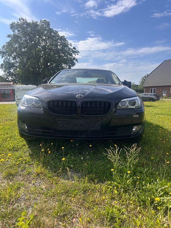 Gebraucht BMW 523 204 PS (150 kW) 2010 Schwarz Limousine