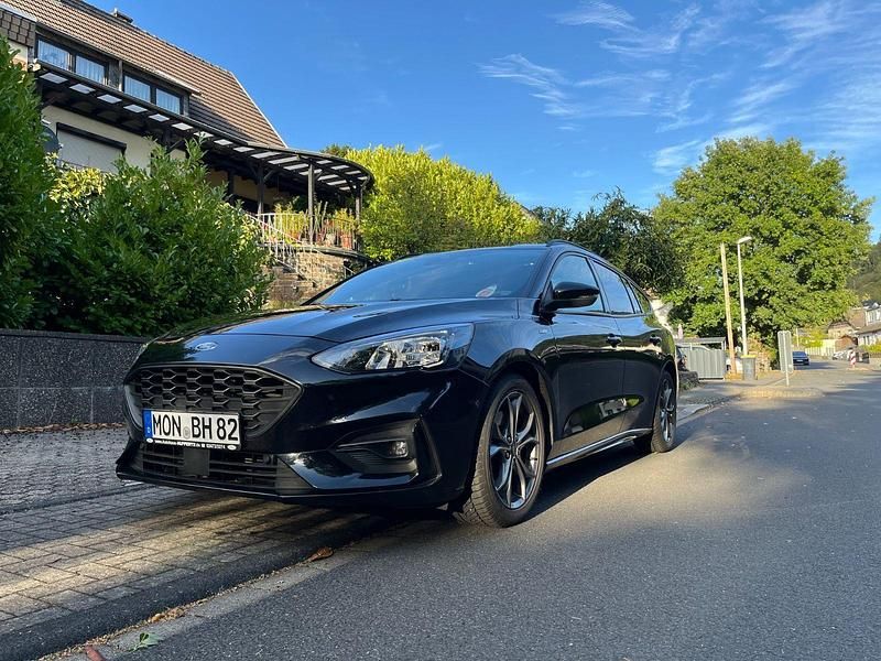 Schwarz Gebraucht 2020 Ford Focus ST-Line Kombi | 12.800 € (Superpreis) - Bild 1/4
