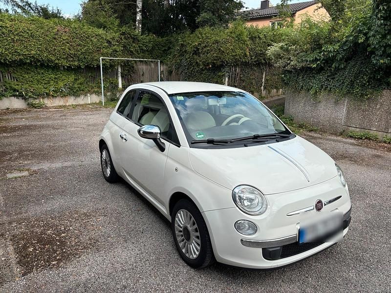 Weiß Gebraucht 2011 Fiat 500 Kleinwagen | 3.900 € (Guter Preis) - Bild 1/4
